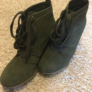 Mia Cordelia Green Suede Ankle Boots Womens 9M